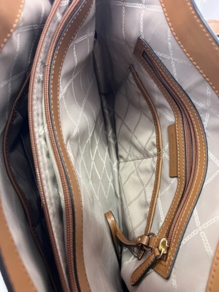 Womens Michael Kors Pebble Leather Shoulder Handbag - Picture 9 of 10